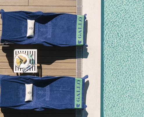 Augustus Hotel & Resort z zgodovinskimi vilami v zelenem parku letovišča Forte dei Marmi